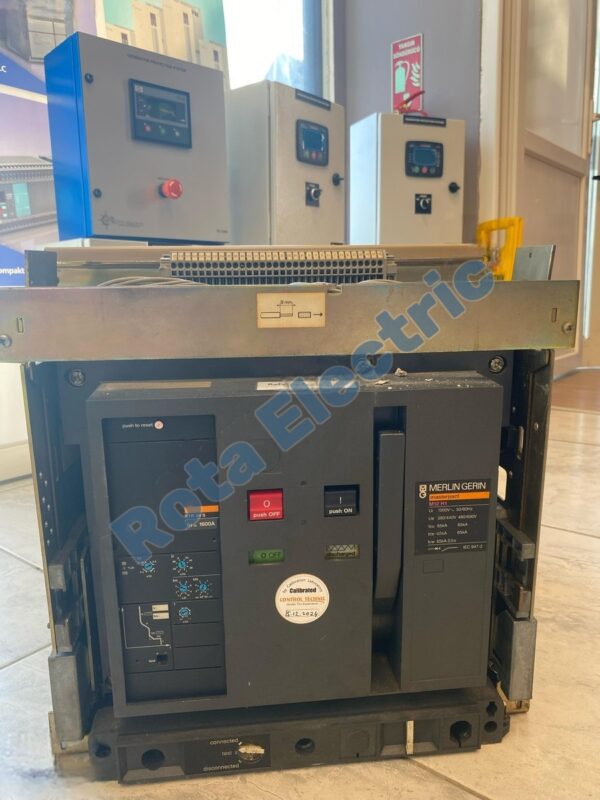 M12 H1 Masterpact Merlin Gerin 1200 AMP 3 Pole(s) Circuit Breake